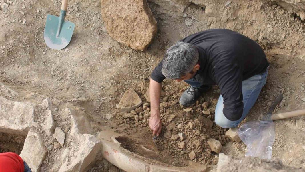 Bozcaada'da çocuk mezarları keşfedildi 2